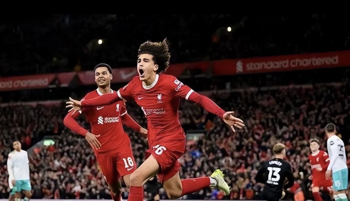 直布罗陀队全胜披荆斩棘，成为欧国联新星