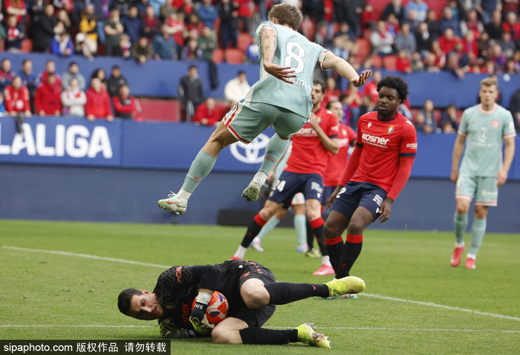 包含毕尔巴鄂客场铩羽，不敌奥萨苏纳遭惨败的词条