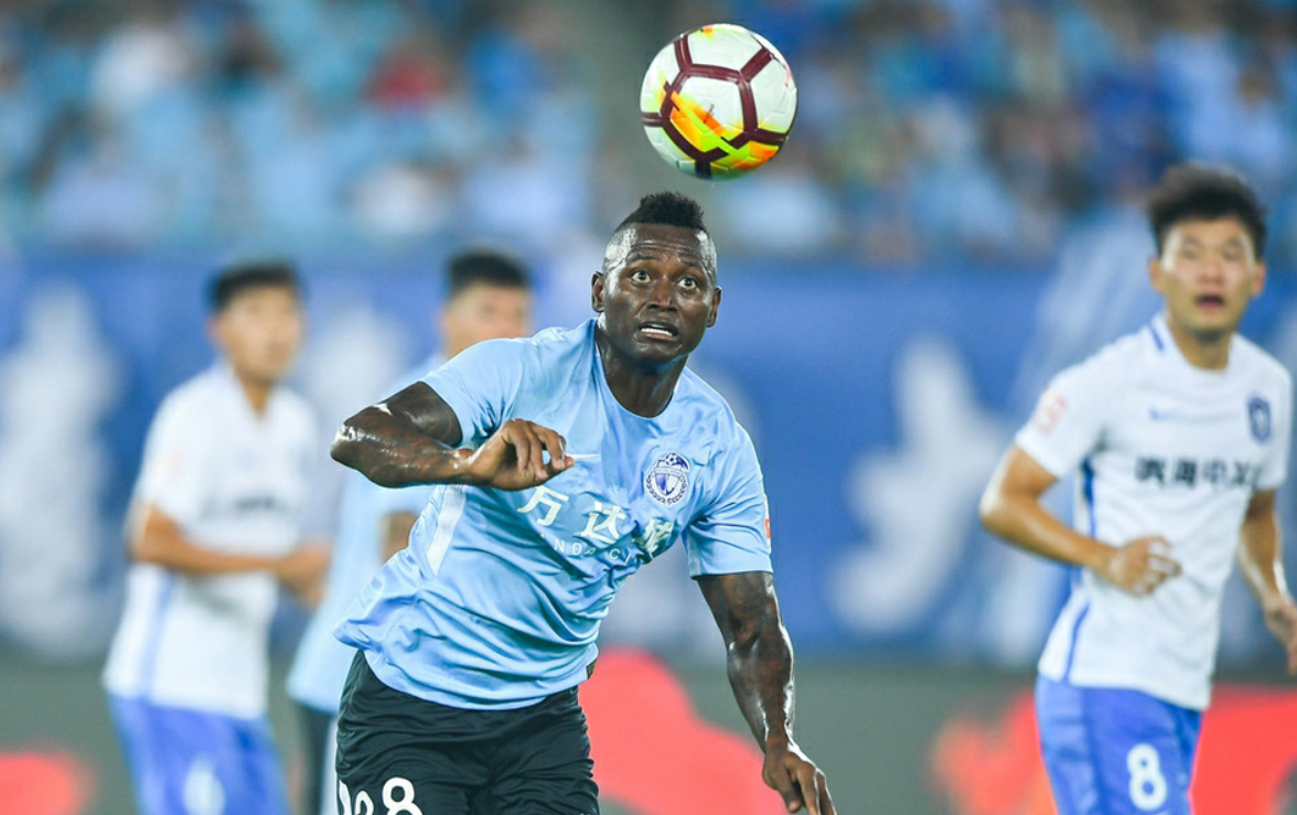 包含大连一方后防线连续失误，输球收场的词条