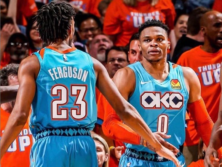 惊险比分差距仅一球，双方针锋相对，胜负难分的简单介绍