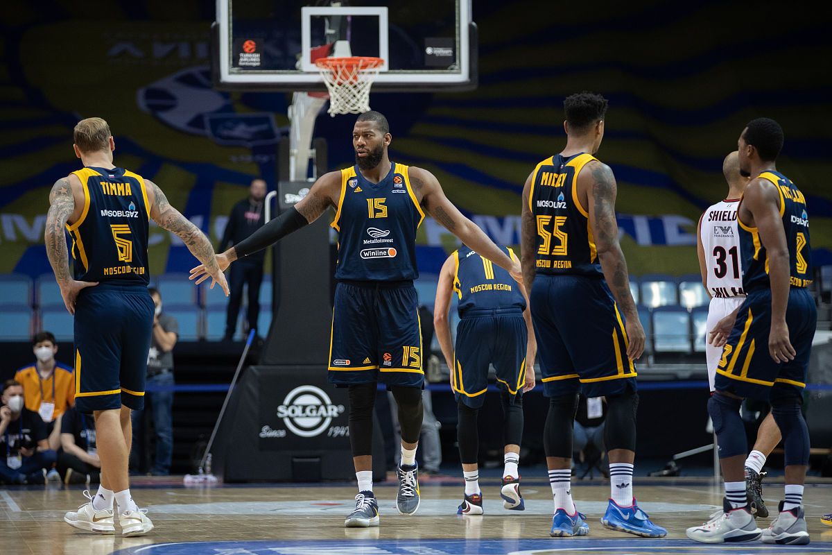 米切尔险胜状态爆棚，连续三场30+关键表现点燃全场！