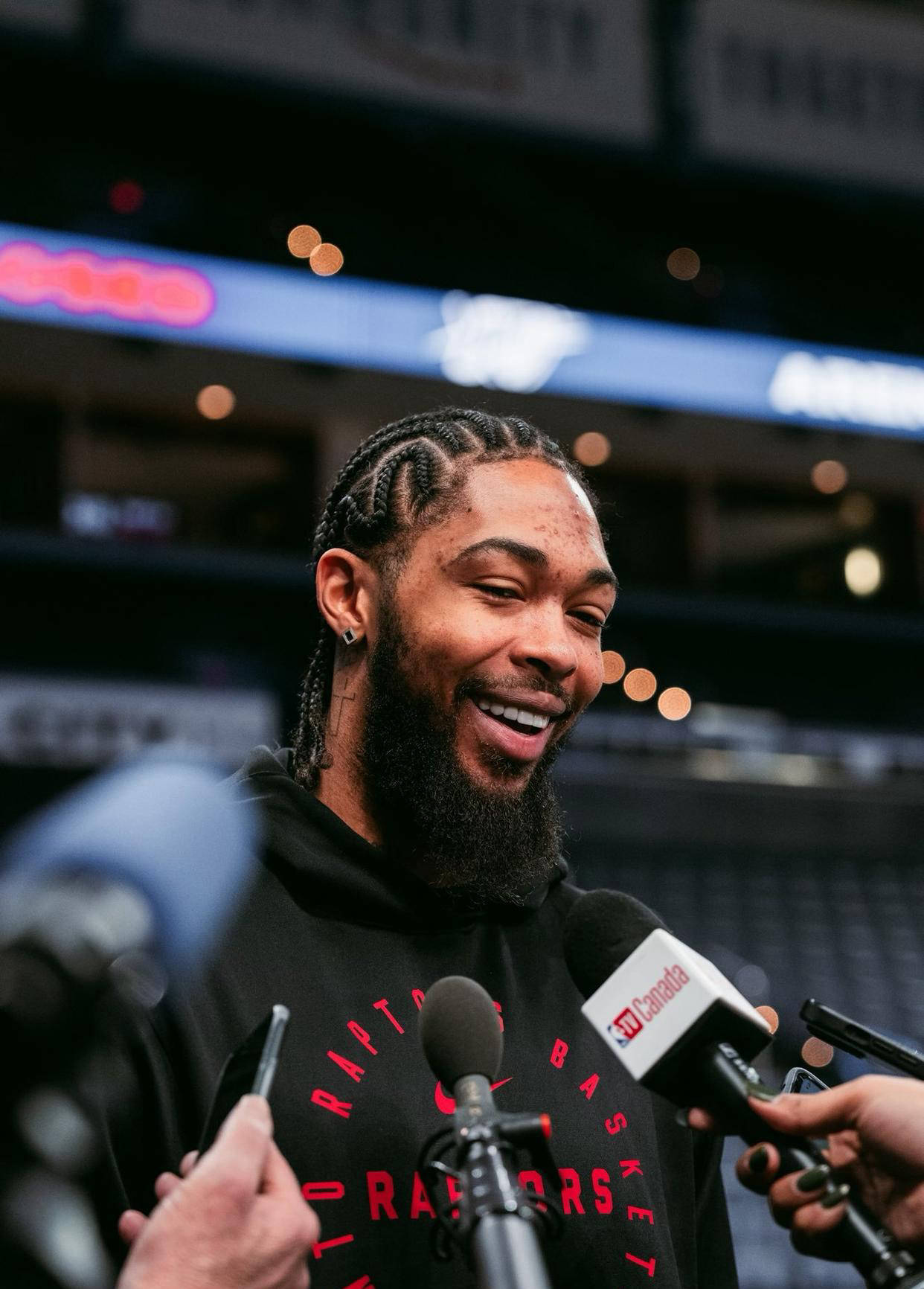 包含猛龙官方公布新规，鹈鹕引发争议，波尔津吉斯球迷热议！的词条